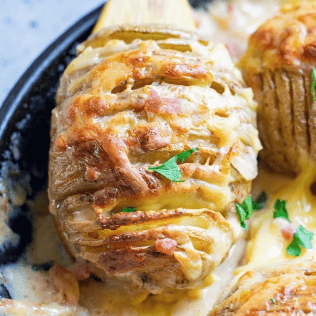 Creamy Cheddar and Bacon Hasselback Potato Gratin