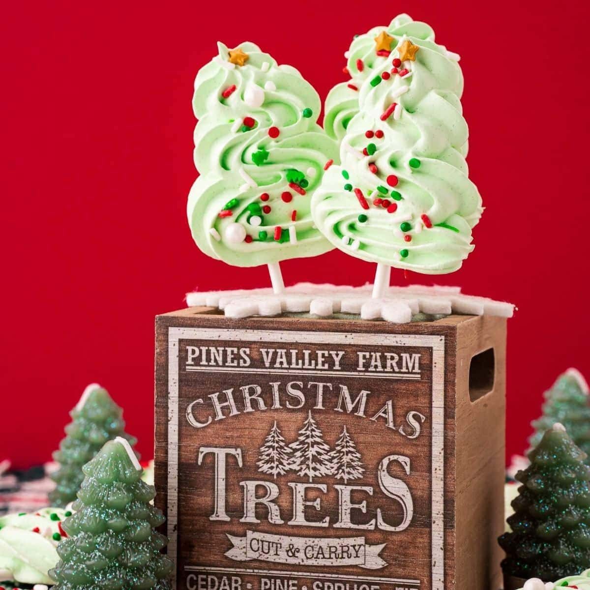 Meringue Christmas Tree Pops