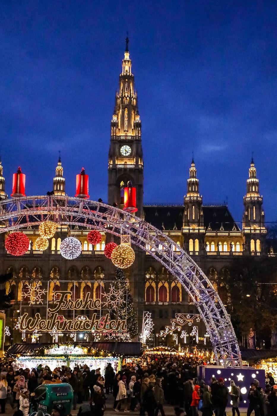 Epic Christmas Market Trip – Paris, Reims, Budapest, Bratislava, Vienna, Prague, Heidelberg, Michaelstadt