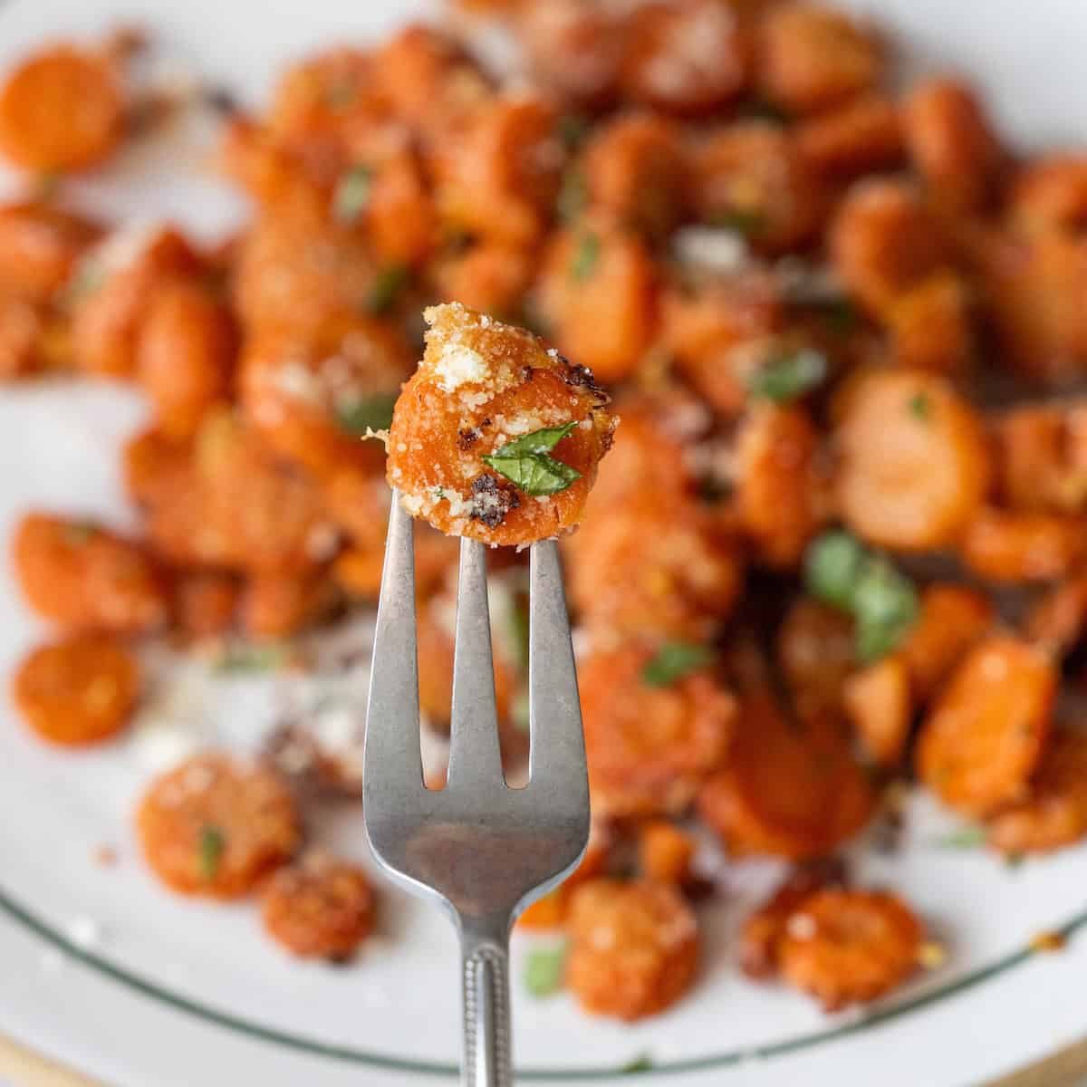 Garlic Parmesan Roasted Carrots