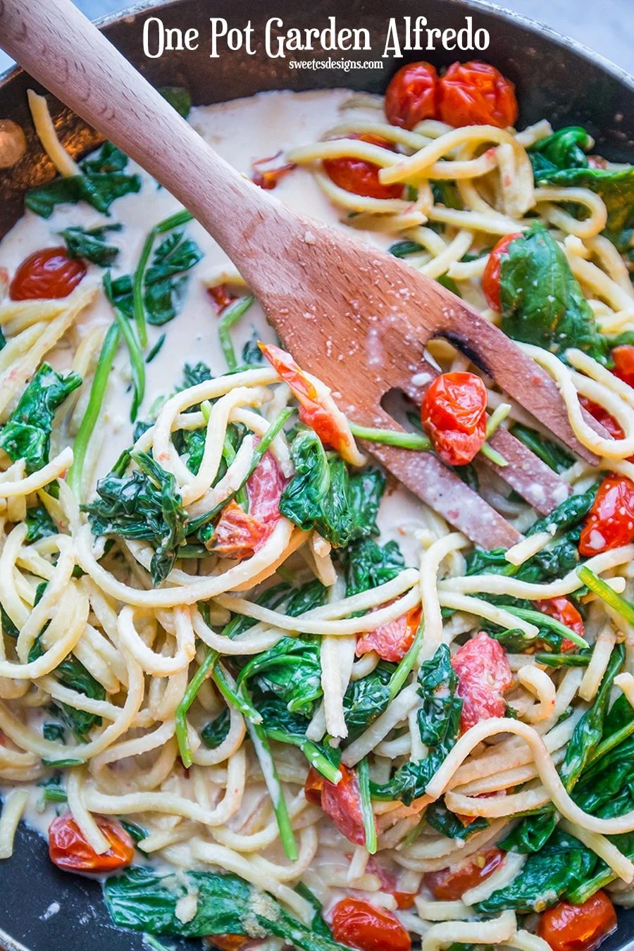 One Pot Garden Alfredo Pasta Skillet
