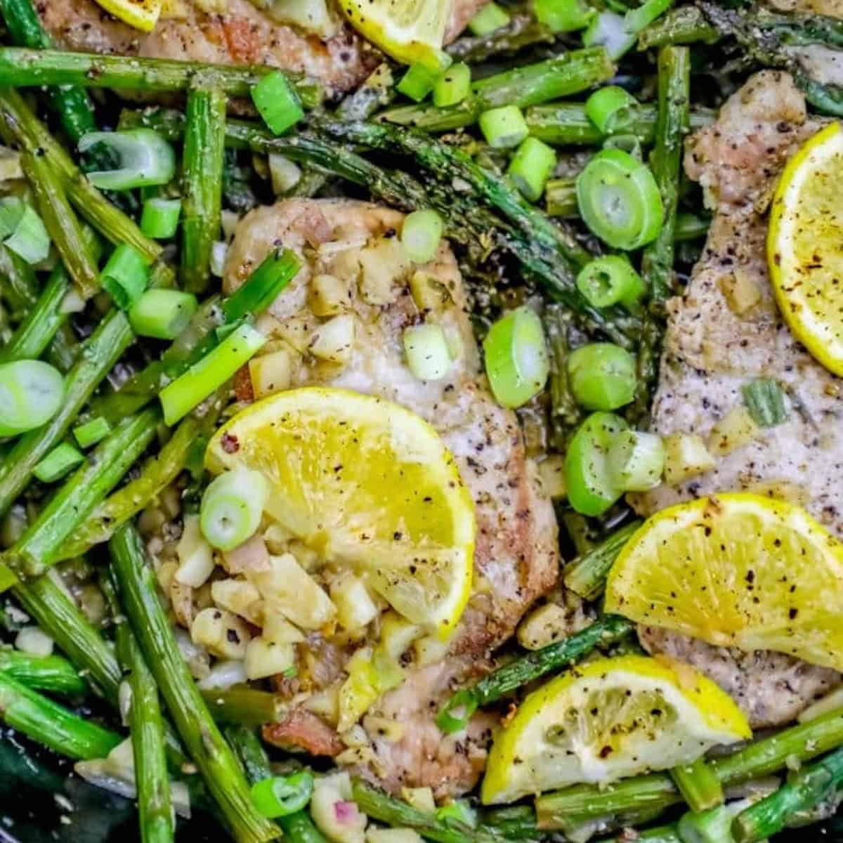Lemon Garlic Pork Chops and Asparagus