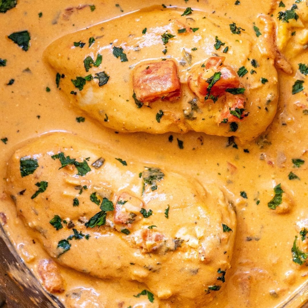 Slow Cooker Tomato Basil Chicken Breasts