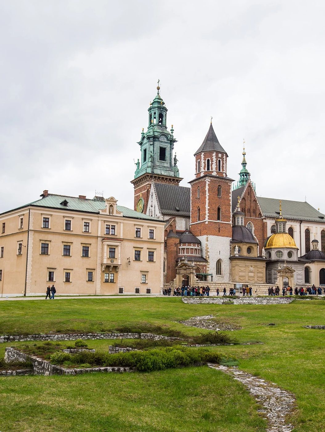 Touring Krakow- Wawel Castle and Cathedral